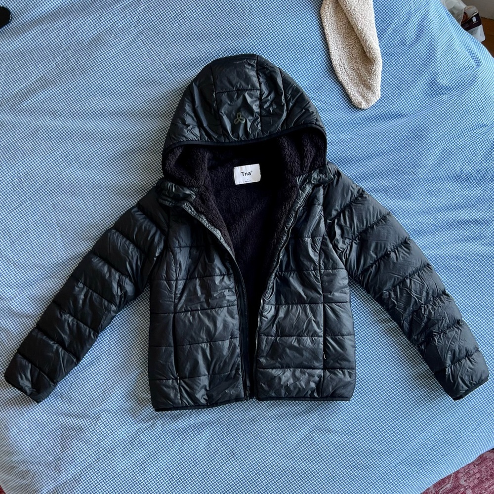 Aritzia TNA The Little Fuzzy Puff Women’s Black Small